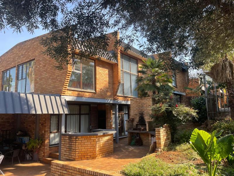 5 Bedroom Property for Sale in Wilkoppies North West